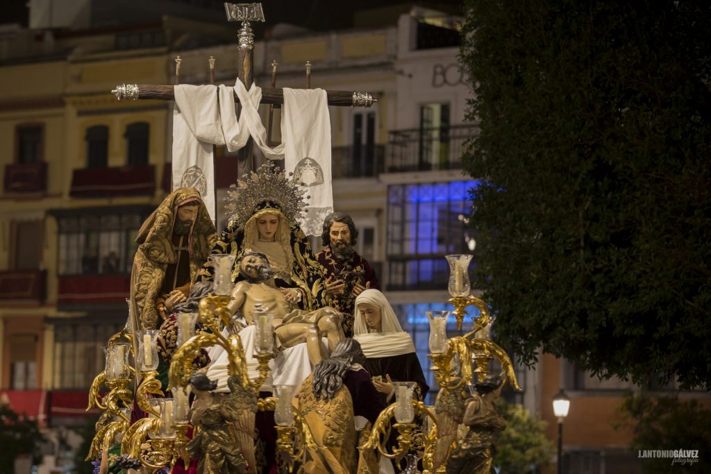 Semana Santa en Sevilla - La Mortaja
