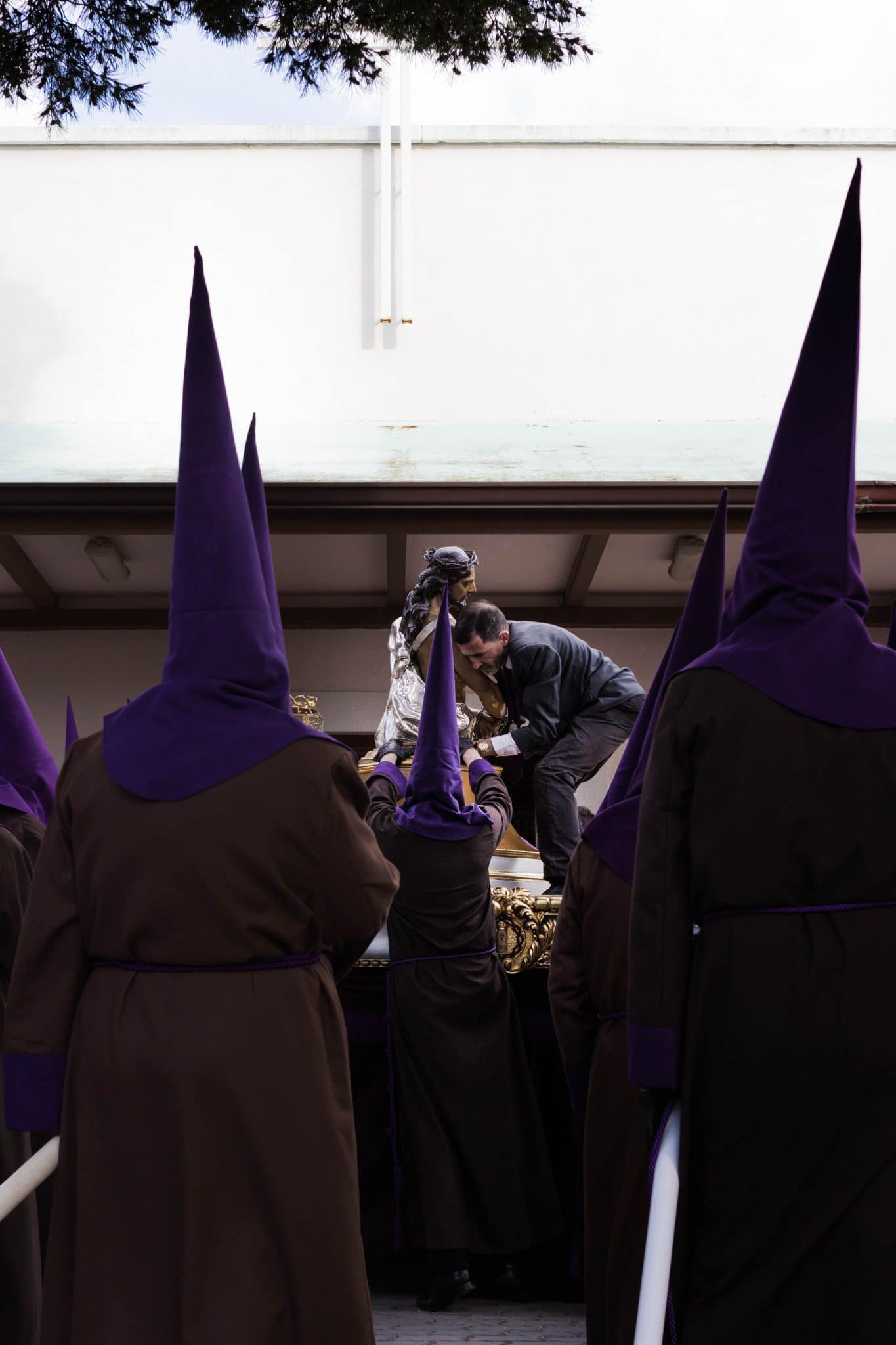 cofradía de la coronación Semana Santa en Zaragoza - Via Crucis Coronación