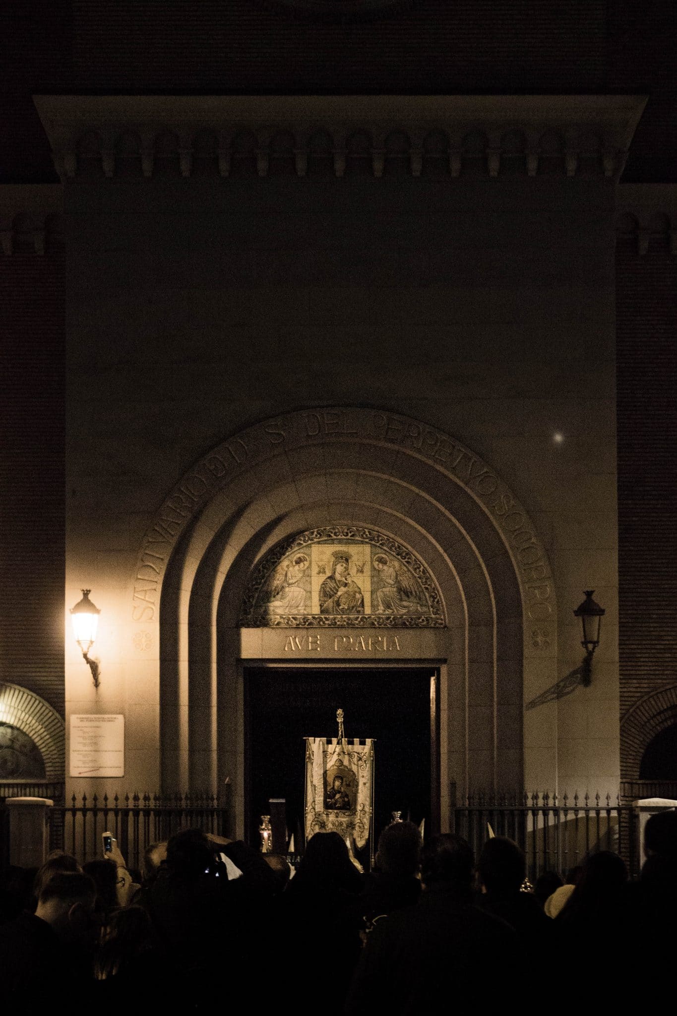 Semana Santa en Zaragoza - Via Crucis Eucaristía