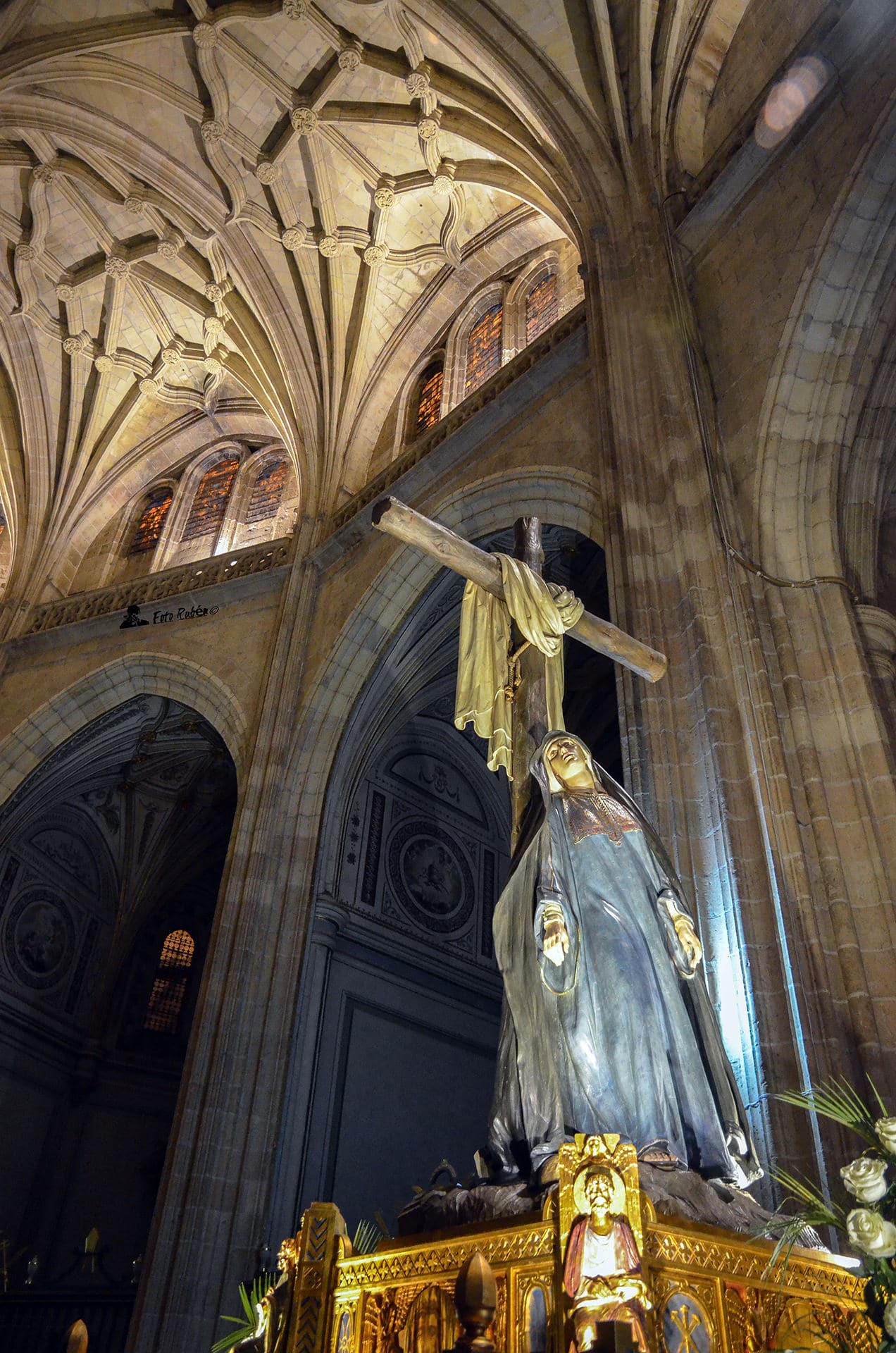 Prosesión de Ntra. Sr. La Soledad al Pie de la Cruz y el Santísimo Cristo en su última palabra, Segovia 3