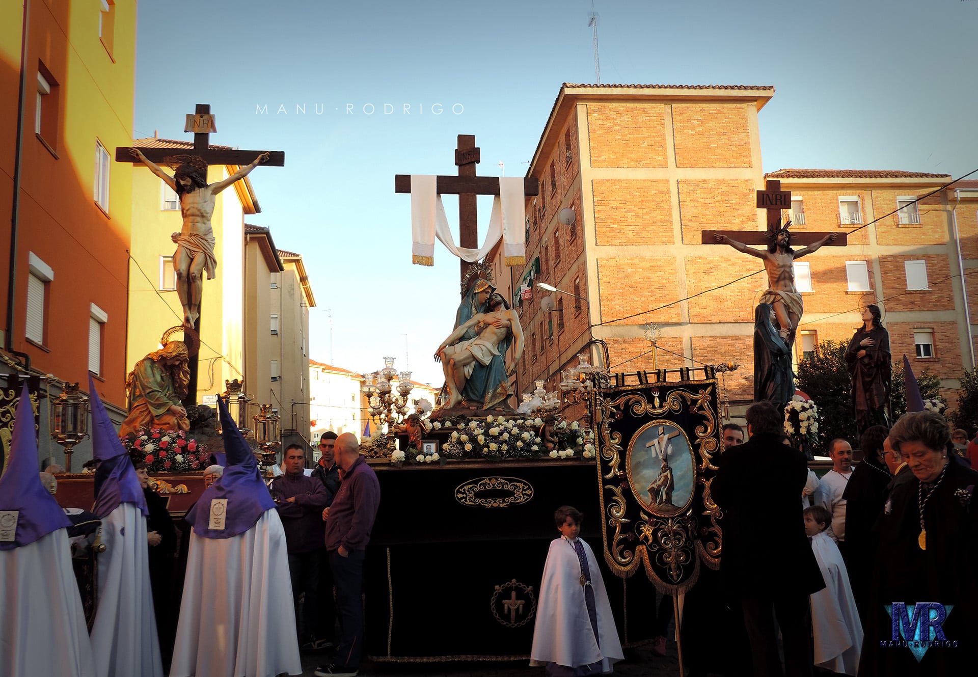 salida desde san jose, cofradia de la piedad, magdalena al pie de la cruz, la piedad y calvario, jueves santo, Segovia (Manu Rodrigo)