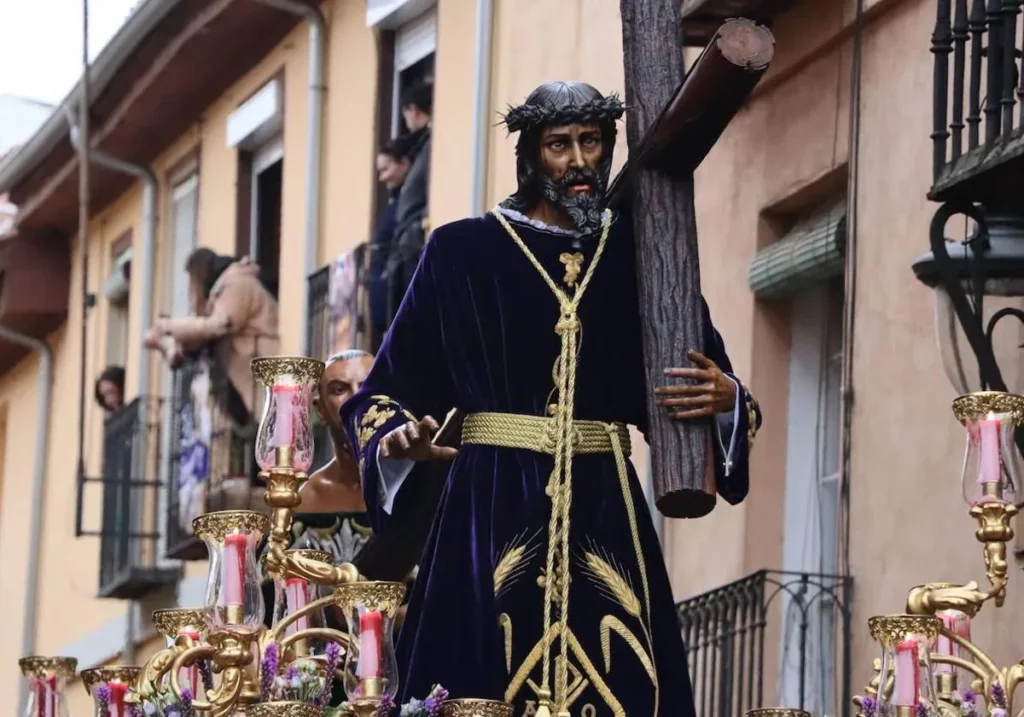 Nazareno, León